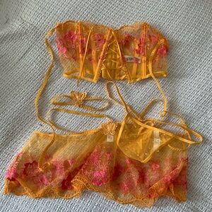 New Trashy Lingerie Butterfly Embroidery Lace Cropped Corset Bra Skirt Panty Set